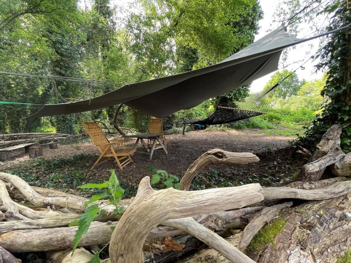 Dutch Cruiser Ship On A Tranquil Secluded River Tonbridge Exterior foto
